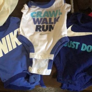 Nike newborn 3pk onesies